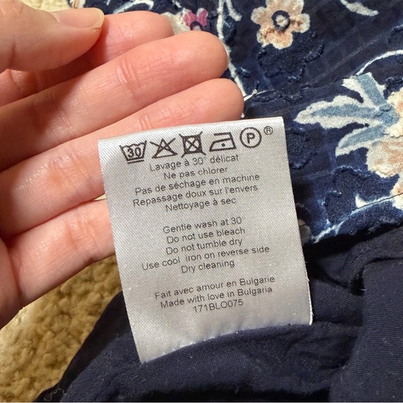 Sezane Floral Textured Navy Top 3/4 Sleeve V Neck Feminine Dainty Size 34 XS - Picture 13 of 13